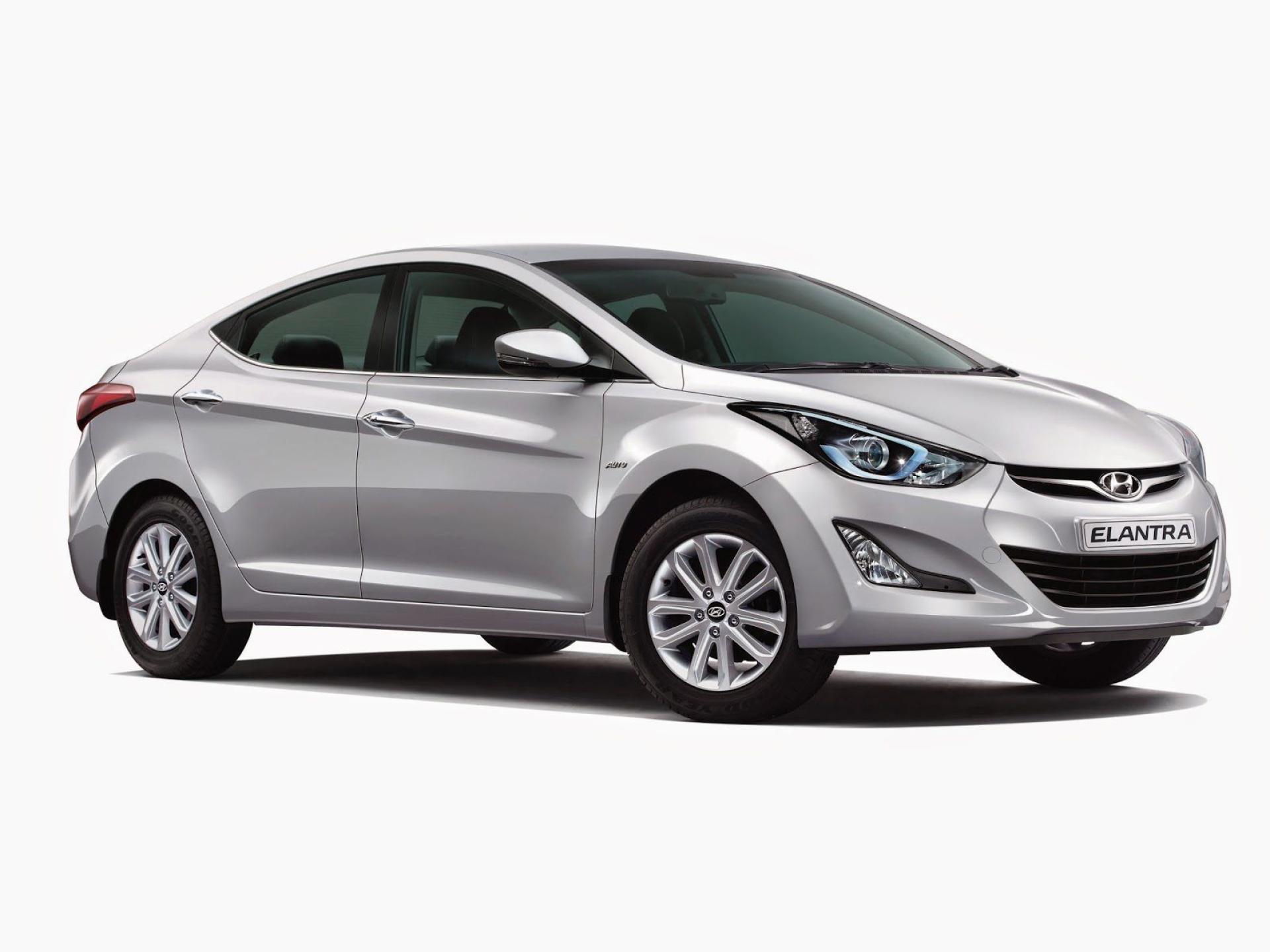 Hyundai launches the 2015 Elantra at INR 14.13 lacs