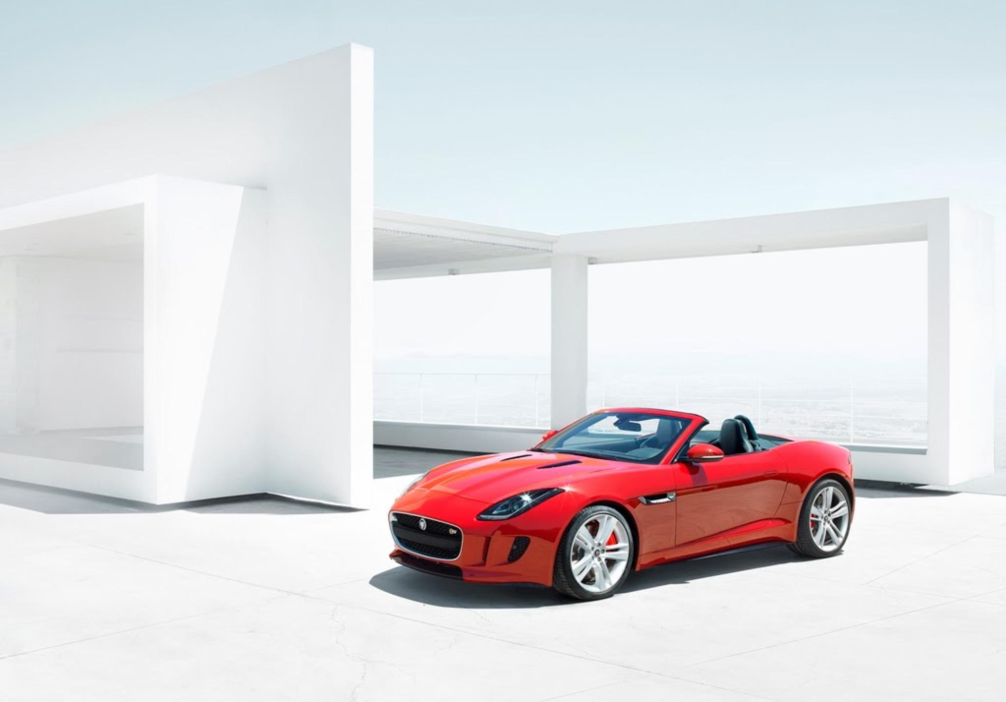 Jaguar F-Type wins prestigious Golden Steering Wheel title