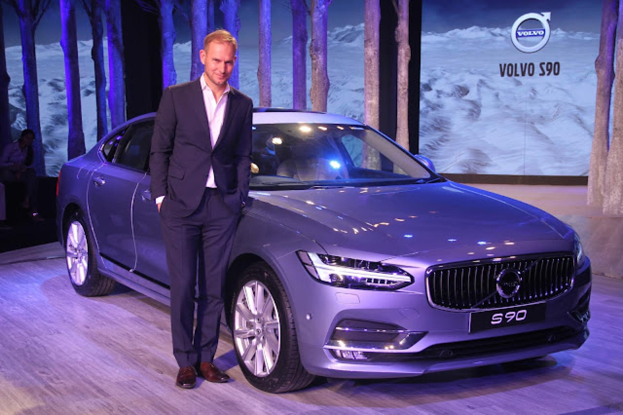 Volvo launches its luxury sedan S90 at a price of INR 53.50 lacs