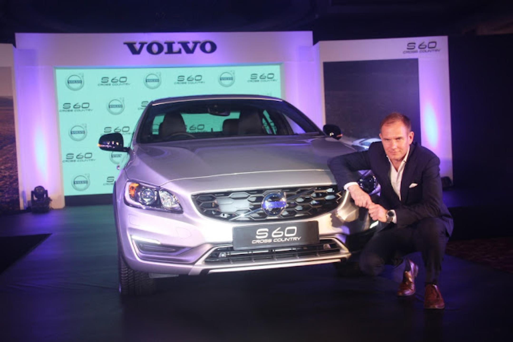 Volvo launches the S60 Cross Country luxury sedan in India at a price of INR 38.9 Lacs